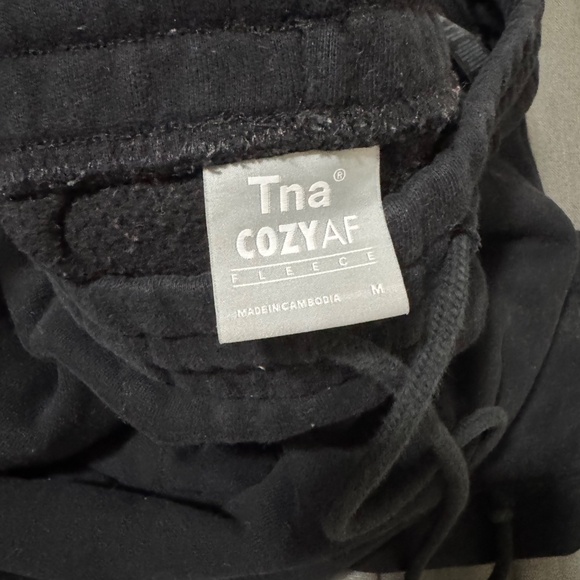 Tna COZYAF BOYFRIEND SWEATPANT- Black - Picture 3 of 3